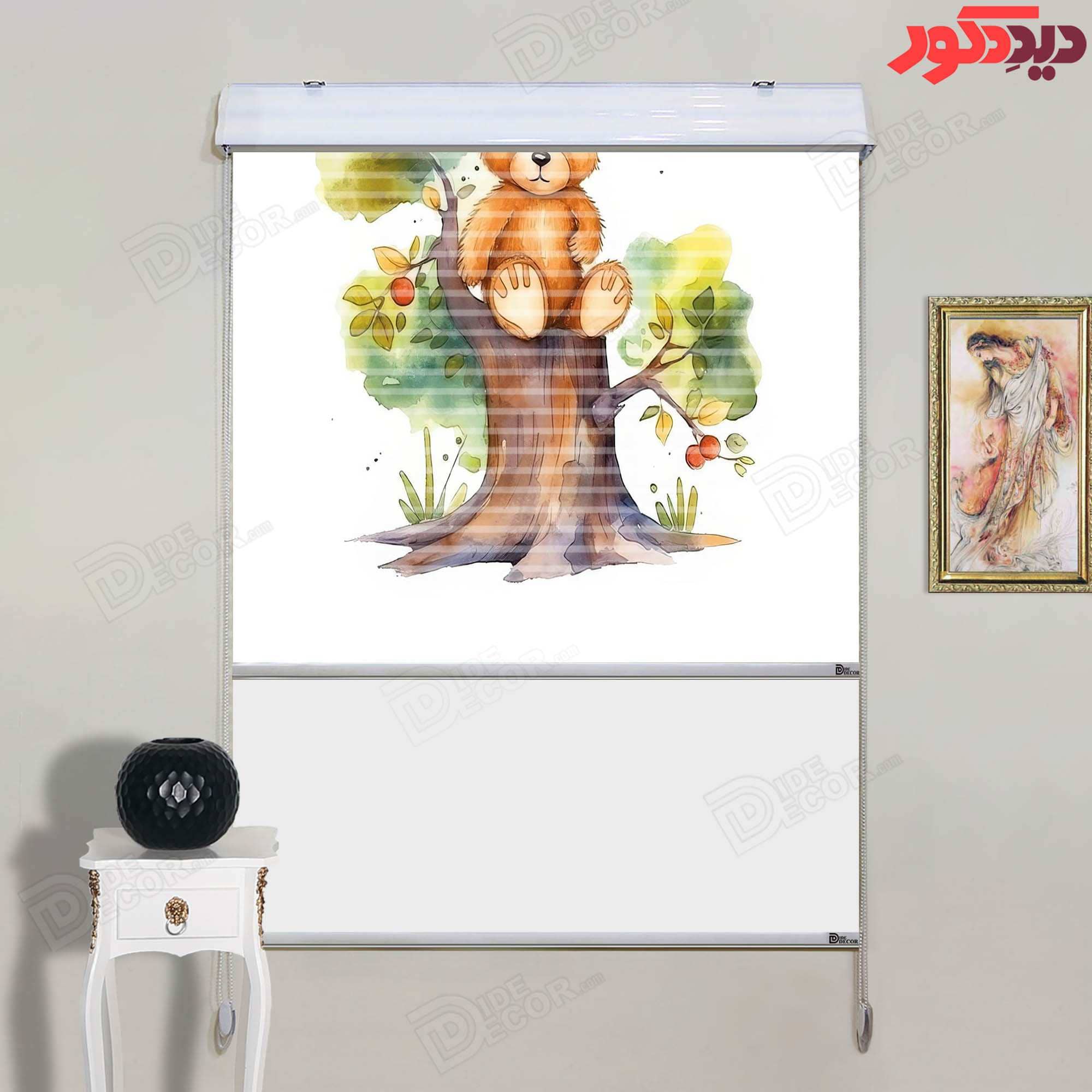 پرده زبرا دومکانیزم کد KZD-057 با طراحی تصویری خرس قهوه‌ای روی درخت و رنگ‌های ملایم سبز و قهوه‌ای، م