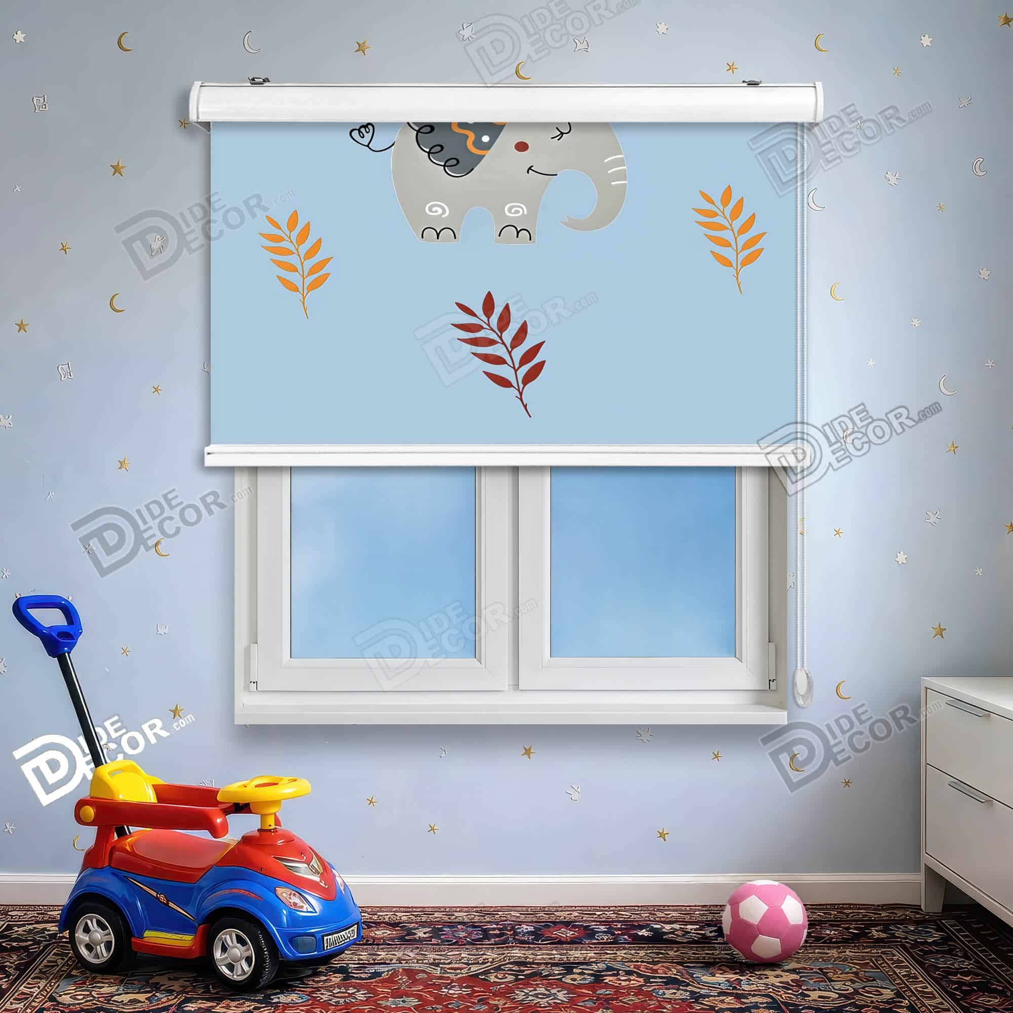 پرده شید طرح کودک کد sk-059 - فیل کارتونی برگ پاییزی با رنگ آبی نارنجی.