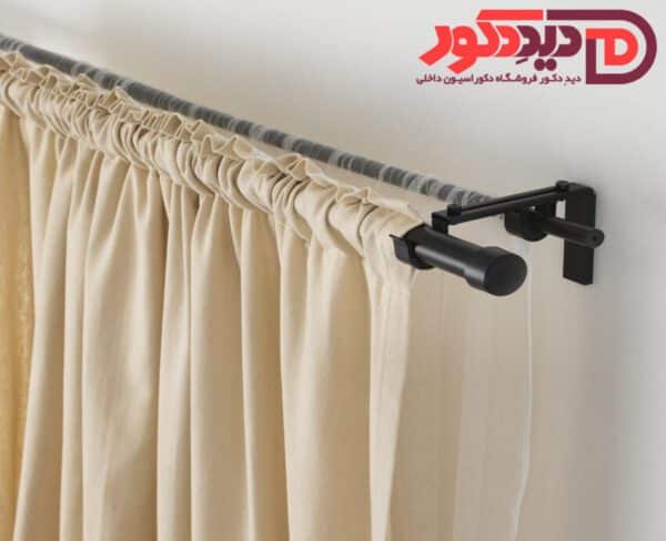 حلقه و میله مشکی و پرده کرم رنگ