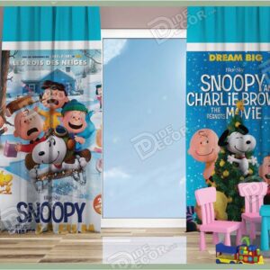 پرده پانچ کودک کد K-113 به رنگ آبی و مناسب اتاق خواب پسرانه بوده و با تصویر کارتون انیمیشن اسنوپی سگ سفید Snoopy می باشد
