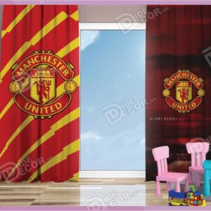 پرده پانچ کودک کد K-118 به رنگ قرمز و با تصویر پرچم تیم فوتبال منچستر یونایتد بوده و مناسب اتاق خواب پسر بچه ها و نوجوانان است