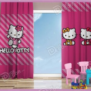 پرده پانچ کودک کد K-33 به رنگ صورتی مایل به ارغوانی و بنفش بوده و با طرح دخترانه کارتون گربه هلو کیتی Hello Kitty