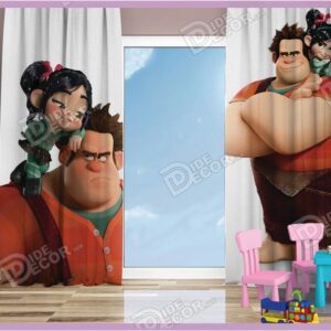 پرده پانچ کودک کد K-44 با تصویری از انیمیشن کارتونی پسری به نام رالف خرابکار به همراه دختر بچه کوچکی بر روی شانه اش می باشد