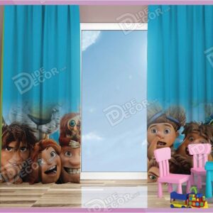 پرده پانچ کودک کد K-70 به رنگ آبی و با تصویر شخصیت های انیمیشن کارتونی بوده و برای اتاق خواب دختر و پسر ها مناسب می باشد