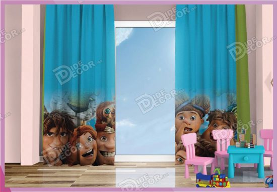 پرده پانچ کودک کد K-70 به رنگ آبی و با تصویر شخصیت های انیمیشن کارتونی بوده و برای اتاق خواب دختر و پسر ها مناسب می باشد