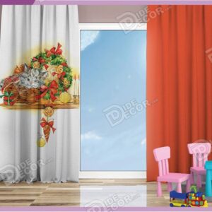 پرده پانچ کودک کد K-79 دارای دو پانل به رنگ های قرمز و سفید و با تصویر بچه گربه ای در سبد هدیه کریسمس Christmas است