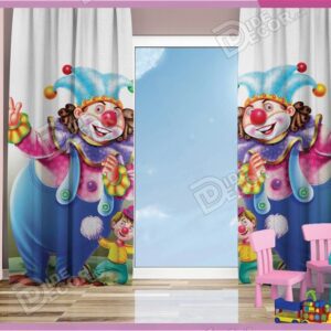 پرده پانچ کودک کد K-87 با تصویر دلقک تپل با شلوار آبی رنگ بوده و این طرح مناسب اتاق خواب پسرانه و دخترانه