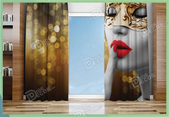 پرده پانچ چهره کد M-40 دارای طرح تصویر زنی با ماسک طلایی این مدل زیبا مناسب اتاق خواب دخترانه سالن آرایش زنانه و مزون لباس