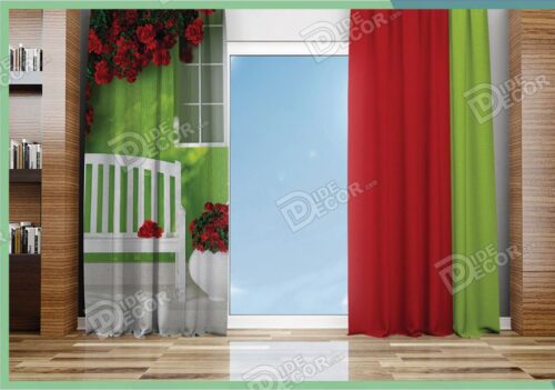 پرده پانچ منظره کد M-81 تصویری از دیواری سبز رنگ مزین به گل های سرخ بهاری است که در قواره سمت راست نیز دو رنگ سبز و قرمز دیده میشود .