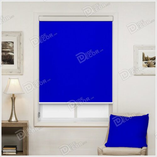 پرده شید تک رنگ کد SCO-124 , رنگ آبی سیر ( Medium blue ) بر روی پارچه آن چاپ شده و مناسب آشپزخانه و اتاق است