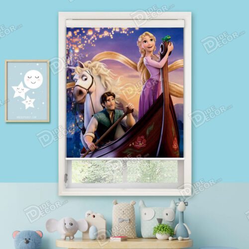 پرده شید کودک کد SKP-10 طرح دخترانه با تصویری از شخصیت کارتون السا و آنا یا فروزن که داخل قایق همراه با اسب این داستان ایستاده است