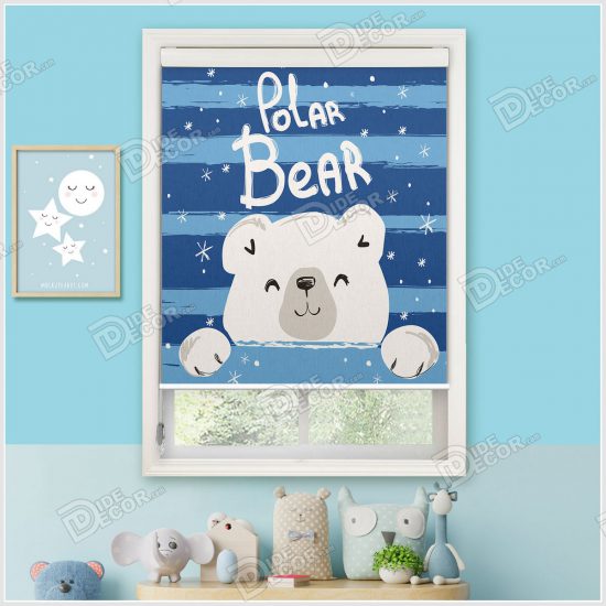 پرده شید کودک کد SKP-29 به رنگ آبی با تصویر توله خرس قطبی سفید رنگ با چهره خندان و نوشته ی انگلیسی polar bear می باشد