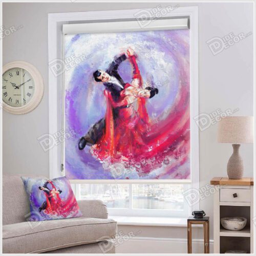پرده شید نقاشی کد SSP-17 دارای تصویری از یک زوج در حال رقص با لباس شب قرمز و مشکی و زمینه رنگ بنفش می باشد