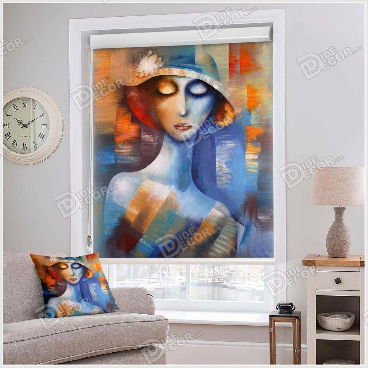 پرده شید نقاشی کد SSP-20 با طرحی دخترانه از یک زن کلاه به سر با گردن کشیده و بلند به رنگ های آبی و نارنجی است