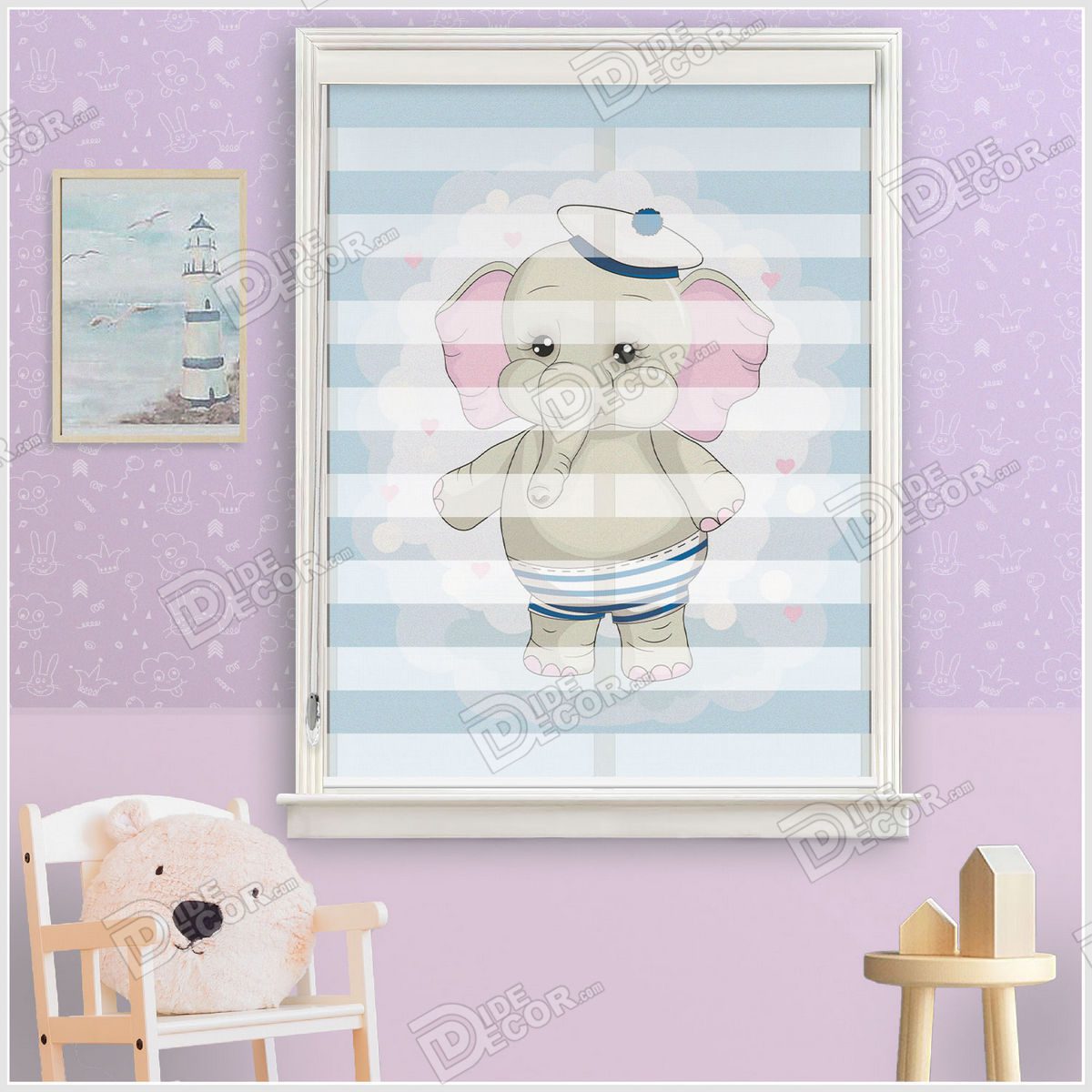 پرده زبرا چاپی کودک کد ZKP-24 پسرانه با تصویری از بچه فیل با لباس کلاه ملوانی و گوش صورتی در زمینه پارچه به رنگ آبی