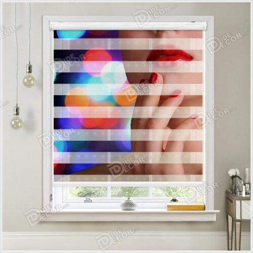 پرده زبرا چاپی چهره کد ZSP-23 با تصویری از صورت زن با لب و ناخن قرمز می باشد. این پرده برای سالن زیبایی بانوان و مزون لباس مناسب است پرده زبرا چاپی چهره کد ZSP-23 با تصویری از صورت زن با لب و ناخن قرمز می باشد. این پرده برای سالن زیبایی بانوان و مزون لباس مناسب است