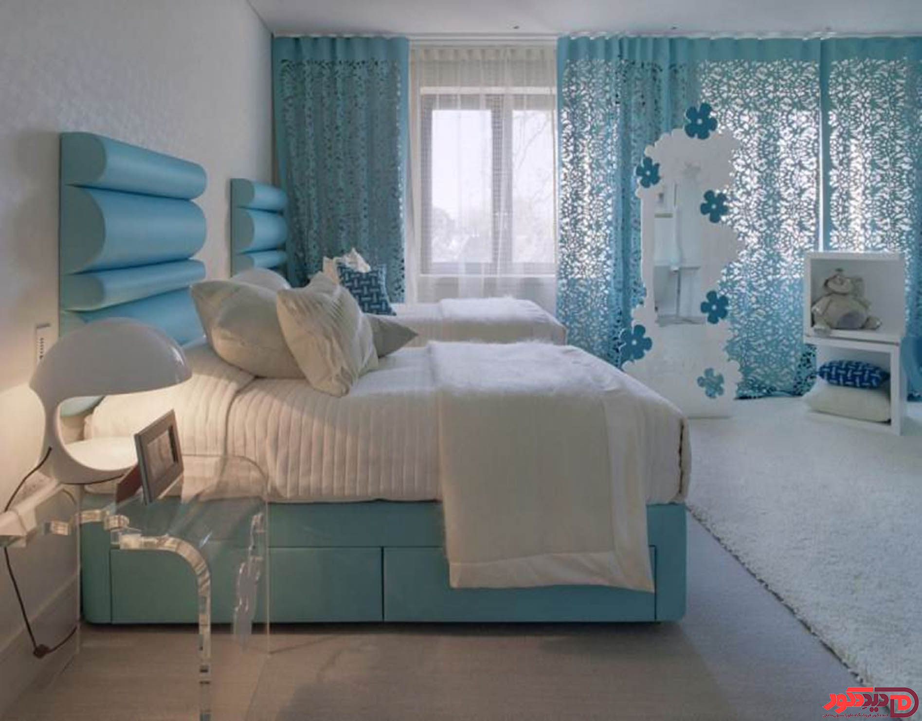 پرده آبی رنگ اتاق خواب