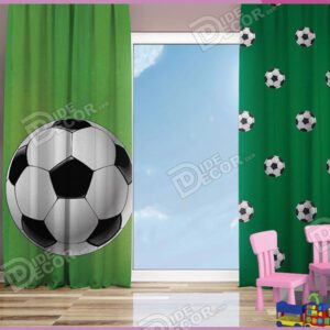 پرده پانچ کودک کد K-123 در دو پانل به رنگ های سبز تیره و سبز روشن چمنی و طرح توپ های فوتبال بزرگ و کوچک