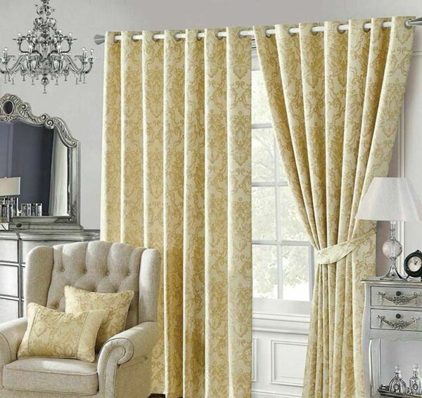 پرده پانچ پذیرایی رنگ کرم با گل های طرح کلاسیک