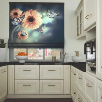 نمونه کار رنگ بندی پرده زبرا چاپی تصویری در آشپزخانه با طرح گل
