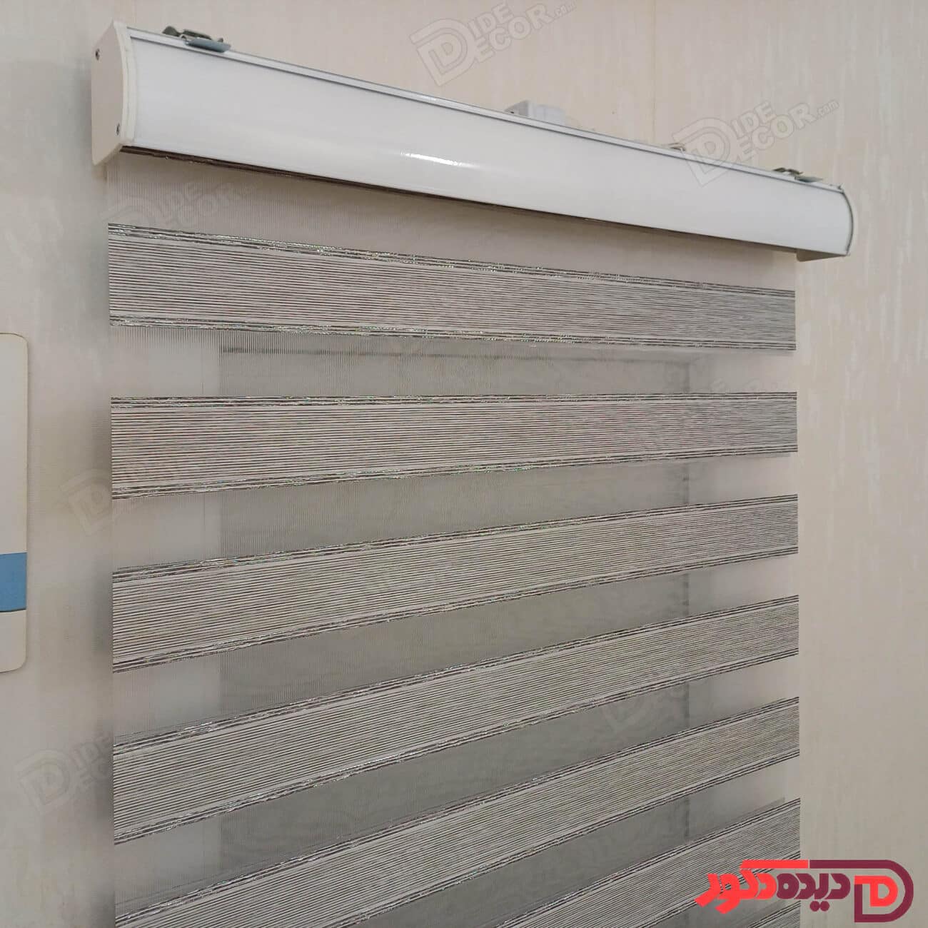 پرده زبرا ساده رنگ طوسی با خط های لمه نقره ای کد B-2016-06