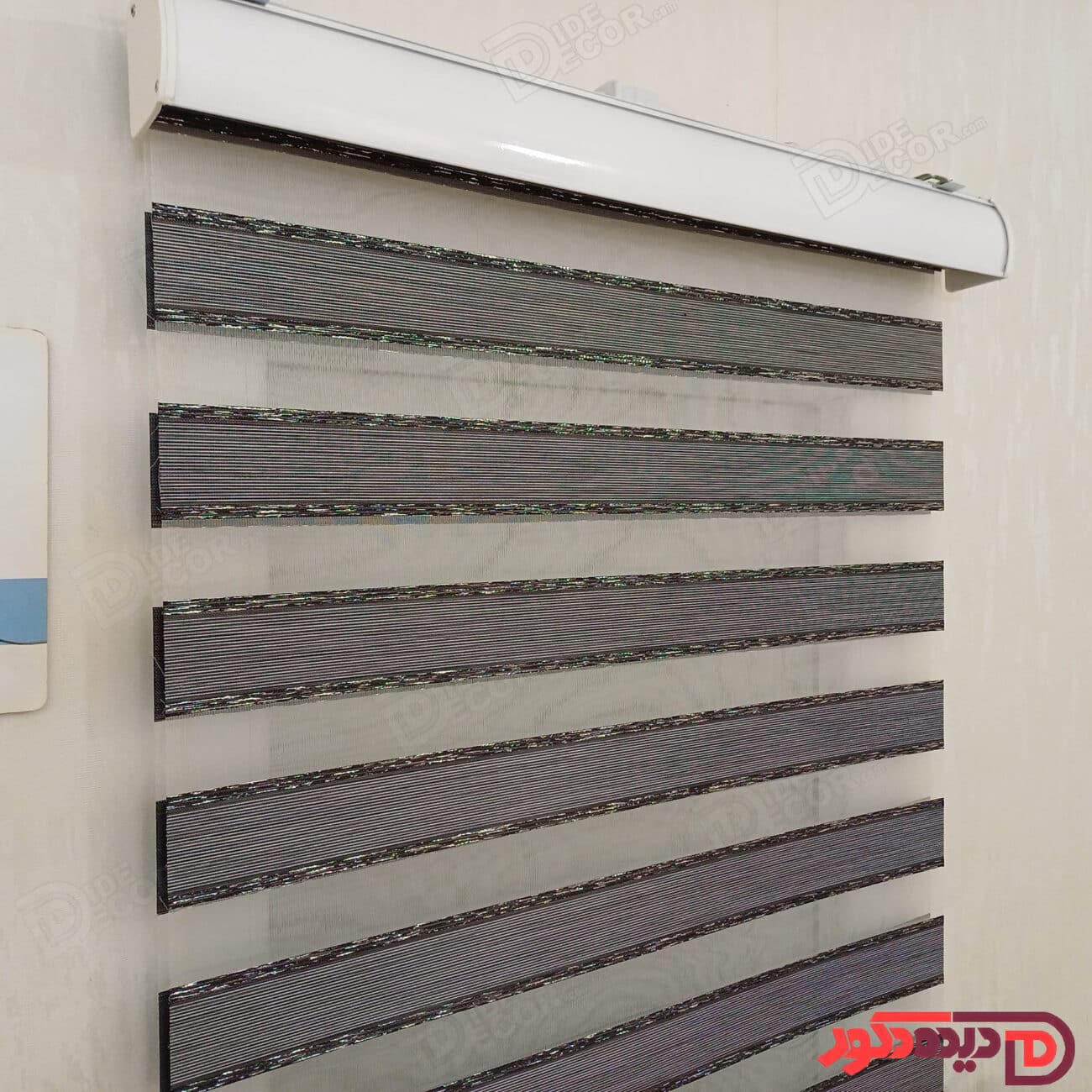 پرده زبرا ساده رنگ سیاه و طوسی و نخ نقره ای براق کد B-2016-07