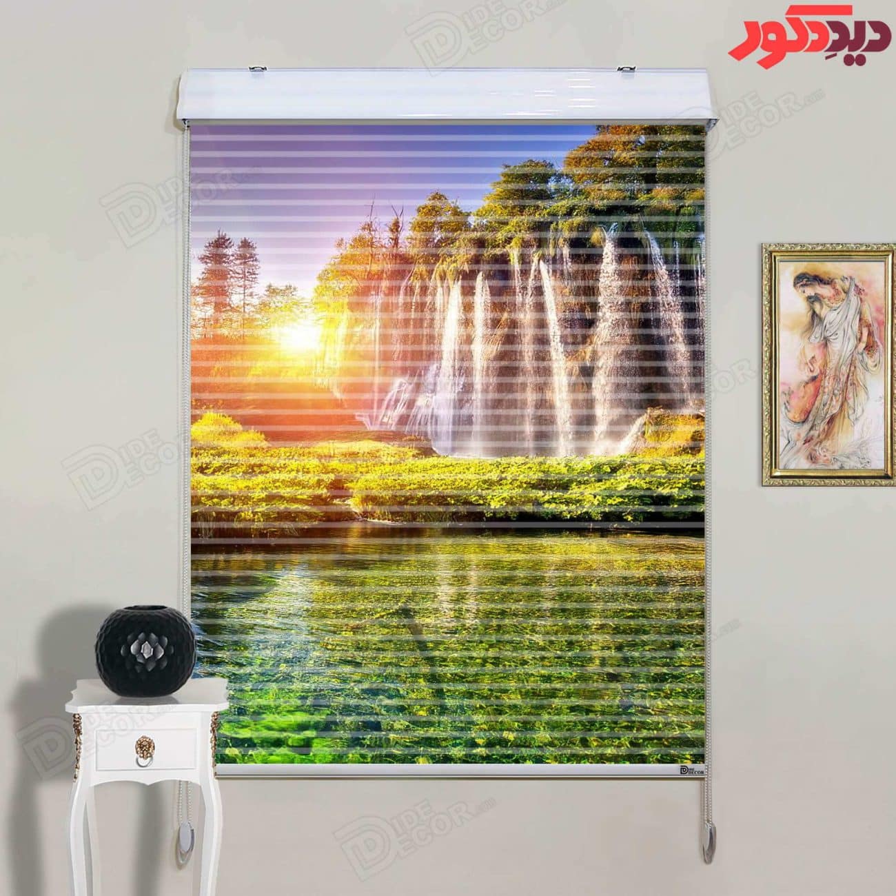 پرده زبرا دومکانیزم کد AZD-131، با طرح زیبا از آبشار و طبیعت سرسبز، شامل رنگ‌های سبز و آبی است.