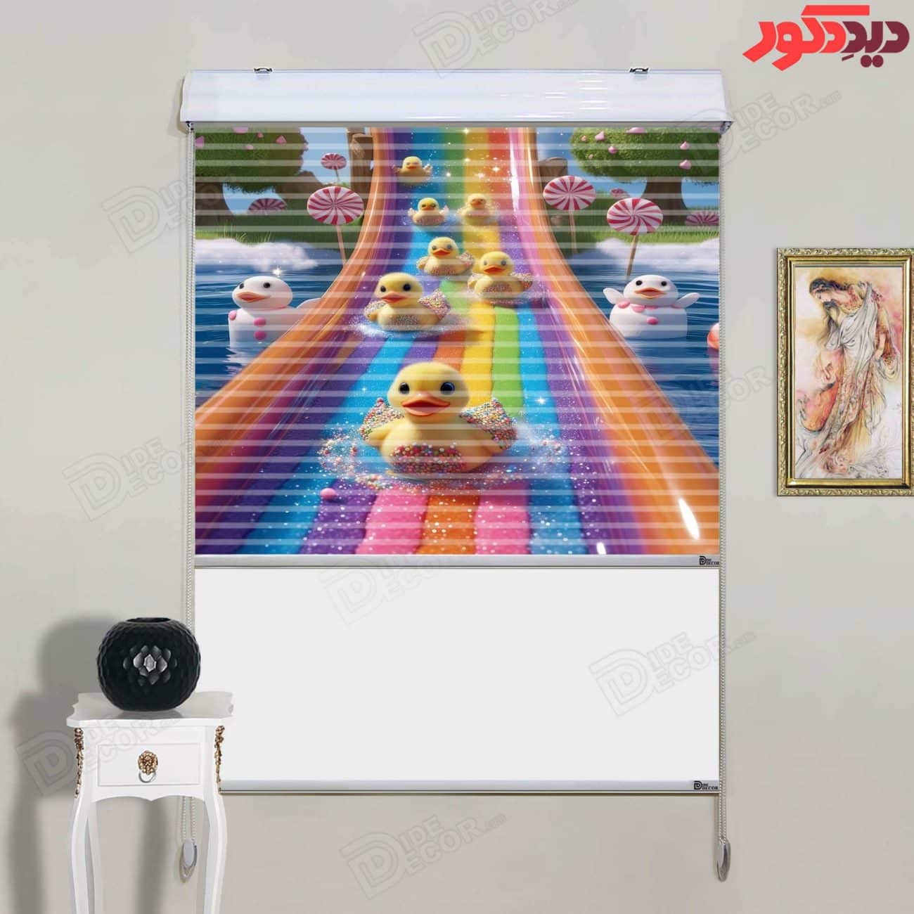 این پرده زبرا دومکانیزم با طرح رنگین‌کمان و شخصیت‌های عروسکی، مناسب برای اتاق کودک است و فضایی شاد و