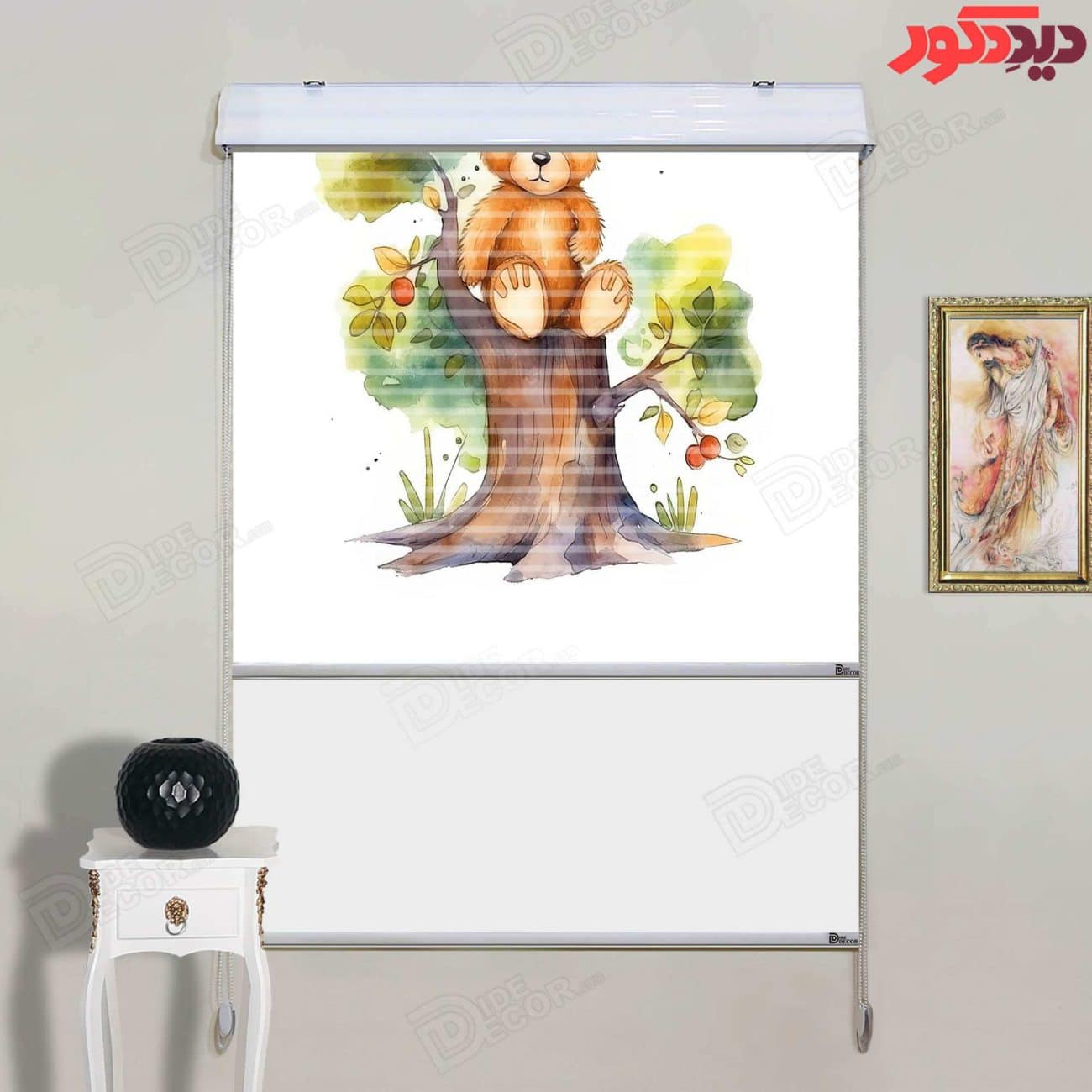 پرده زبرا دومکانیزم کد KZD-057 با طراحی تصویری خرس قهوه‌ای روی درخت و رنگ‌های ملایم سبز و قهوه‌ای، م