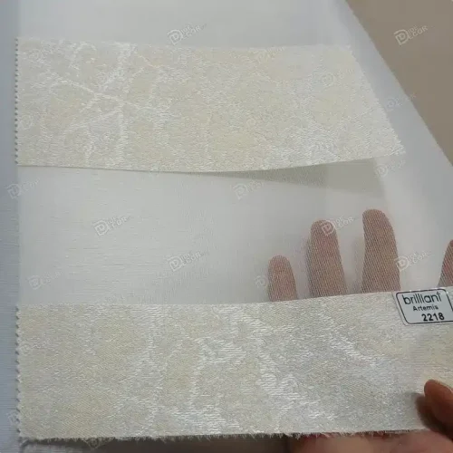 نمونه پارچه پرده زبرا پلیسه دار کد T2218 با بافت برجسته گلدار کرم رنگ مناسب پذیرایی